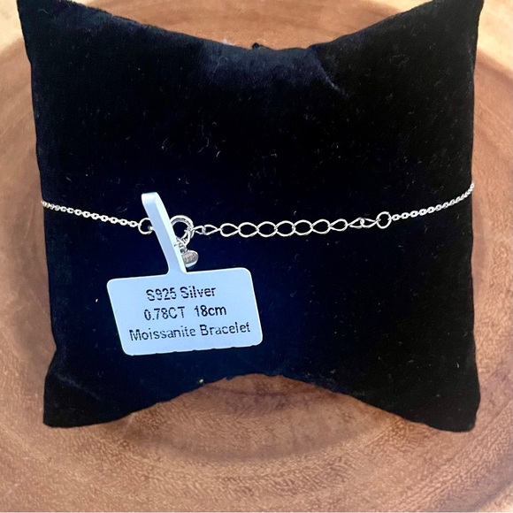 Moissanite Solitaire With Square Halo Adjustable Chain Bracelet in 925 Silver - Picture 3 of 7